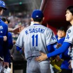 Dodgers položil Roki Sasaki na alebo s pravými ramenami