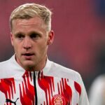 Donny van de Beek označuje váš prst nad mužom po opustení bitiek UTD