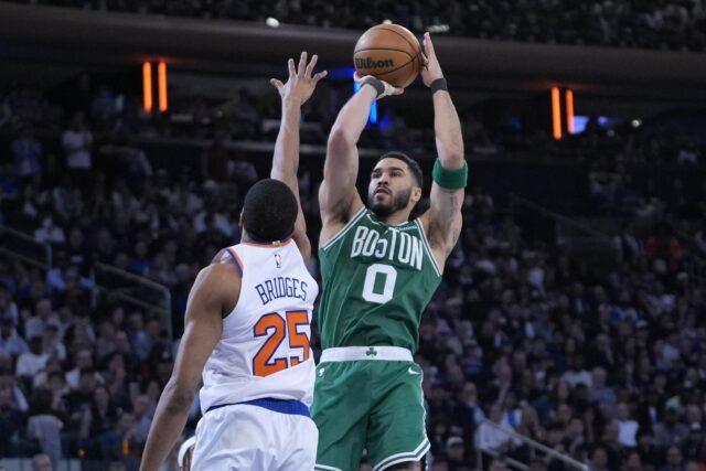 Jayson Tatum Celtics porazil Knicks 3 play -off NBA