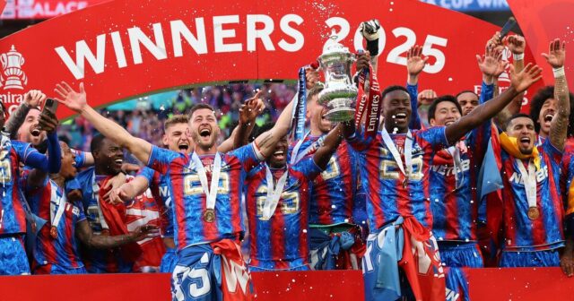 Duo Crystal Palace, odvezené do nemocnice po víťazstve FA Cupu a slečny Afterparty | Futbalový šport

