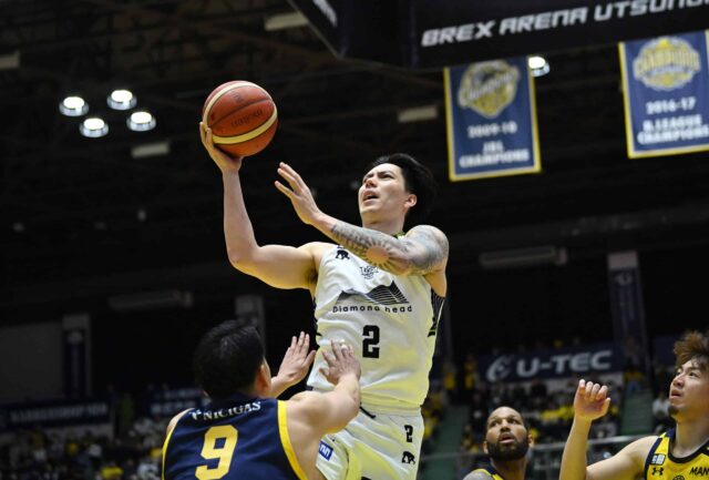 Filipínsky dovoz Levanga Hokkaido Dwight Ramos v Japonsku B.League