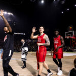 Ray Parks a Dwight Ramos počas zápasu All-Star B.League