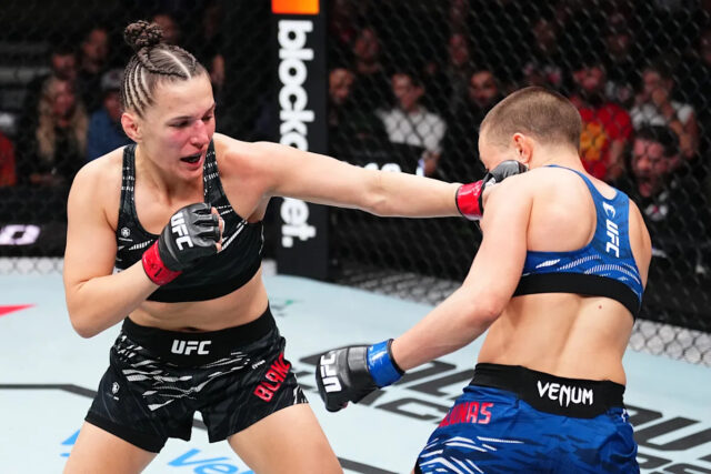 Edmonton, Alberta -02 November: (LR) Erin Blanchfield Pricks Rose Namajunas v bitke o mušku počas udalosti UFC Battle -Night na Rogers Place 2. novembra 2024 v Edmontone v Alberte. (Foto: Jeff Bottari/Zuffa LLC)