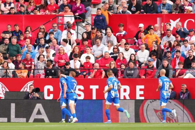 Espanyol Seal Deal pre Alavés Striker

