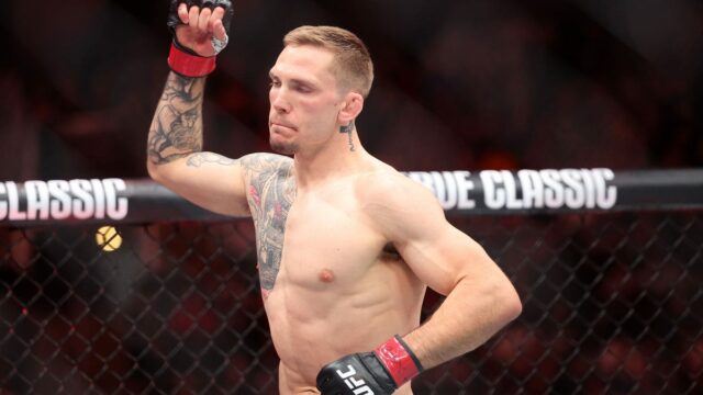 Evan Elderova trpezlivosť a odhodlanie zaplatené počas behu UFC

