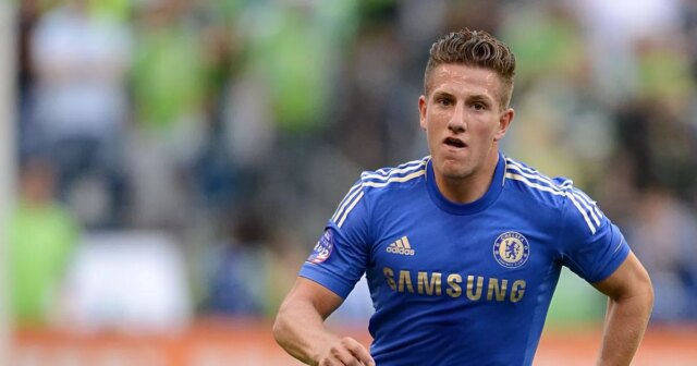 Ex-Chelsea Youngster subit une opération cardiaque après être tombé malade lors de la conflit EFL
