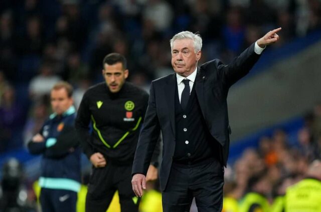 Fanúšikovia Real Madrid poslali správu Carlo Ancelottimu počas stretu Mallorca správu

