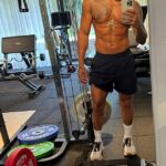 Lewis Hamilton Tirls Päť fanúšikov fanúšikov fanúšikov, aby vrátili teóriu svojej teórie kliatby smäd