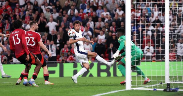 Finale de la Ligue Europa `` Undemnable '' alors que les fans ragent chez Man Utd vs Tottenham Discovery Plus Mess
