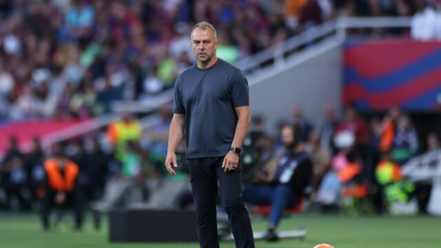 Flick rozširuje Barcelonovu zmluvu do roku 2027 po víťazstve titulu

