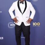 Bývalá hviezda Broncos a Wallabies Wendell Sailor (na obrázku) pripustila, že nie je vinný z dvoch spoločných útokov, ktorý sa správajú urážlivým spôsobom, odmietajúc zanechať licencované priestory a zastrašovanie
