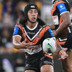 Jarome Luai bol náborovým pracovníkom ceny Wests Tiger Award počas off -season, ale klauzuly na odchod na začiatku