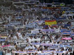 Fanúšikovia Realu Madrid sa počas súboja s Alavésom zamerali na jedného hráča Foto: Fanúšikovia Real Madrid zasiahli zábavu v Barcelone pri vydaní Ligy majstrov počas El Clásico