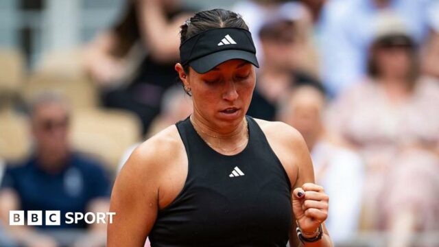Jessica Pegula in action at the French Open