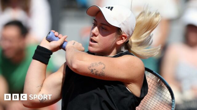 Sonay Kartal hits a backhand against Marie Bouzkova at the French Open