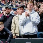 Futbaloví fanúšikovia sú jedineční. Naďalej prichádzajú napriek krehkému futbalu