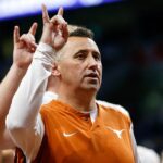 Futbalový tréner Steve Sarkisian Van Texas popiera fámy 40 miliónov dolárov