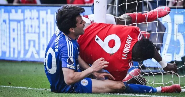 Gary Neville a dit de s'excuser après l'as de Nottingham Forest Taiwo Awoniyi a mis le coma
