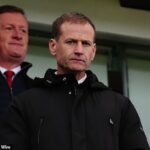 Gary Neville navrhol, že Dan Ashworth mohol mať nárok na vybudovanie muža zjednoteného zo svojho plánu