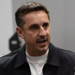 Gary Neville ukázal svoje skutočné farby po tom, čo Wayne Rooney rozdrvil telefón Ravel Morrisona