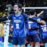Greg Ancheta de Nu Bulldogs počas finále mužského volejbalu UAAP 87 proti Tamaraws.