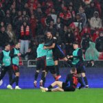 Hansi Flick osobne požiadal Barcelonu radu o obnovenie zmluvy hráča