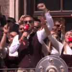 Bayern -fans sa ukázal v plnej sile na oslavu úspechu pre tímy svojich mužov a žien