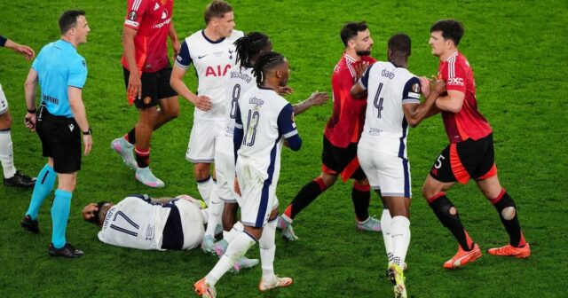 Harry Maguire čelí Tottenham Star ako pár oddelený finále európskej ligy | Futbalový šport

