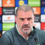 Boss Tottenham Ange Postcoglou sa vrátil k bývalému riaditeľovi Arsenalu Arsene Wengerom