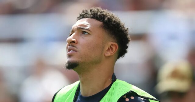 Homme Utd Transfer News: Striker prend la décision d'Old Trafford alors que Jadon Sancho déménage `` approuvé ''
