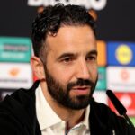 Hráči Burden Man Utd nesú finále Európskej ligy, ktoré odhalil Ruben Amorim
