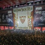 Hráči protestujú proti zlým fanúšikom v La Liga Club Sevilla FC na spanie detské ihrisko