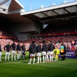 Hviezda Arsenal ukazuje skutočné farby ako prekvapivé rozhodnutie Liverpoolu počas čestnej stráže