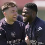 Hviezda Arsenal „potvrdzuje“ odchod s jedným slovom, ako to urobilo gesto srdca
