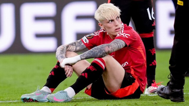 Hviezda Red Devils „Prosím, dovoľte“ ako hviezda 34 miliónov GBP, nahradila ho, aby nahradil

