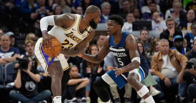 Hviezda od Lakers LeBron James si vybrala v druhom tíme All-NBA

