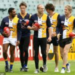 Chris Judd (na obrázku na obrázku), ktorý bol kapitánom západným pobrežím v predsedu vlády v roku 2006, uviedol, že jeho spoluhráč Adam Selwood (na obrázku vpravo) bol láskavý ku všetkým, ale nie sám sebou sám