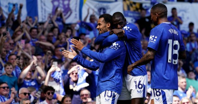 Iliman Ndiaye svieti v Evertonovom parku Goodison Park, keď volá nová éra

