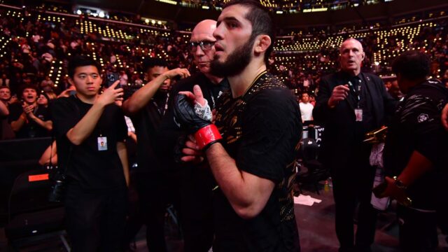 Islam Makhachev, Chael Sonnen, vymení slová z welterweight hrot

