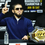 Islam Makhachev drží budúce plány, vypnite zvesti a pred UFC 315 Burn Double Champion Specutions pred UFC 315