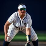 Jackie Morales zasiahne tri domácnosti v Notre Dame Disparade Victory