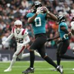 Jaguari nechaj Gabe Davis len 14 mesiacov po podpise WR
