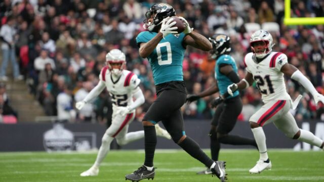 Jaguari nechaj Gabe Davis len 14 mesiacov po podpise WR

