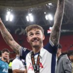 James Maddison si kladie za cieľ skĺznuť čerstvé na Pundit, pretože sa ukázala, že hviezda Tottenhamu bola videná po víťazstve v Európskej lige