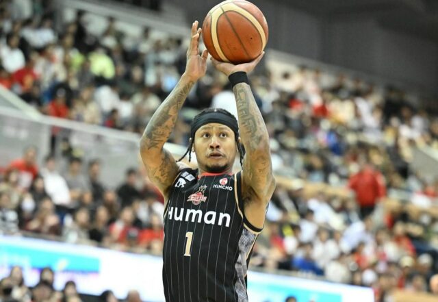 Ray Parks Jr. z Osaka Esess v akcii počas zápasu B.League v Japonsku.