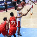 Jayson David de Ženeva počas zápasu proti Northportu na PBA Philippine Cup.
