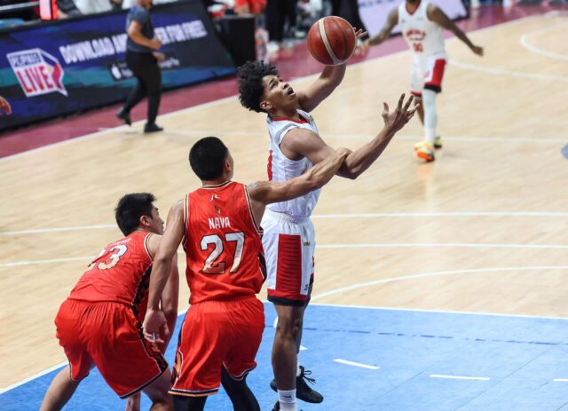 Jayson David de Ženeva počas zápasu proti Northportu na PBA Philippine Cup.