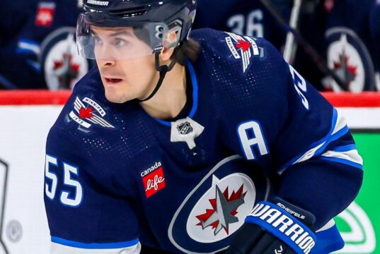 Jets 'Mark Schefele sa vypol za hru 7 proti blues


