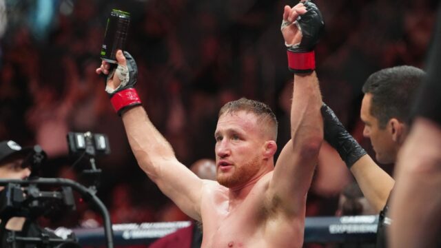 Jon Anik hovorí Justin Gaethje 'Pisis' o bojovom titule

