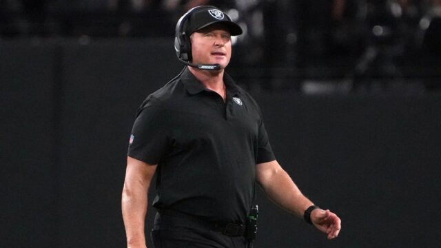 Jon Gruden sa pripojil k futbalovému futbalovému futbalovému tímu ako spolumajiteľ

